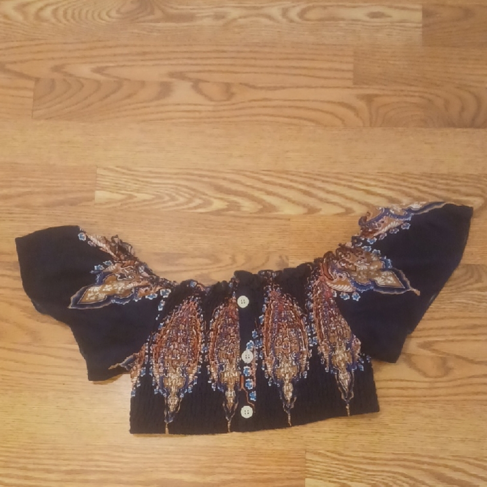 Like New. Niay Crop Top Size Medium